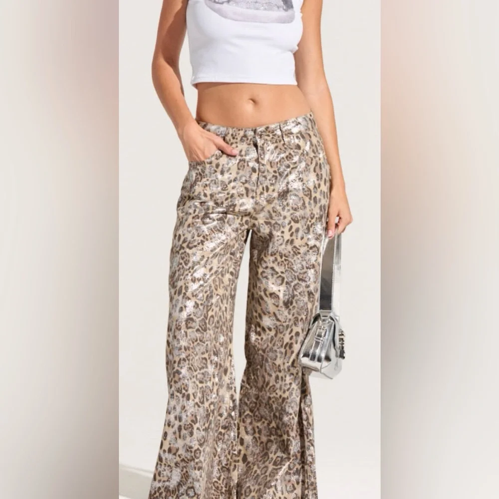 New w tags AKIRA leopard shimmer printed wide leg pants size XS - Picture 5 of 5